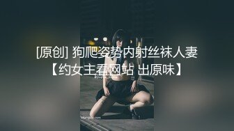 公司女厕偷拍 今年刚分配来的女大学生小王一边拉粑粑一边玩手机