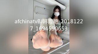 韩国女主播诱惑，性感热舞，外表甜美卡哇伊，近景视角揉奶，内裤上抹乳液，脱下内裤猛舔，表情太骚了