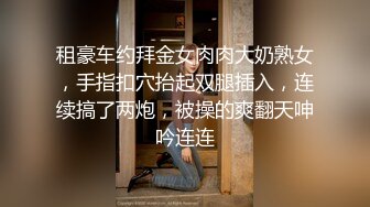 扒开骚逼老婆的蓝色小内内大鸡巴直接插入 站立后入无套猛操 一顿疯插爆操 最后弄喷水 好敏感的小骚货 包射