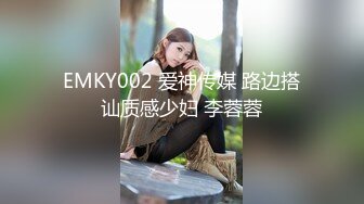 00后清纯女神级萌妹KTV赴约,碎花连衣裙少女感十足,KTV里大显身手,壹边唱歌壹边拿啤酒瓶摩擦小茓