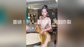 网络疯传大胆性感美艳少妇人间精灵与情夫旅游景点内当着游客面各种真空露出野战车震附图361P+视频21V整合1V完整版