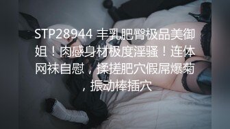 一直喊着操得太深了受不了   还求着我戴套怕内射