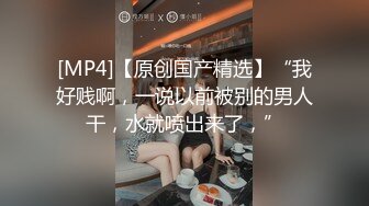 某办公大楼里的无门厕所36两个嫩妹