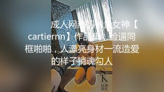 喊两个骚货家中玩弄先让她们表演